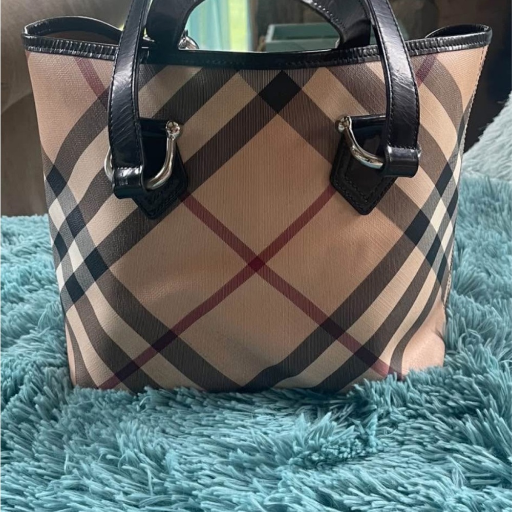Burberry Tan/Black/Red Plaid CanvasTote Black Patent Leather Silver9.5”x9.5”x5”